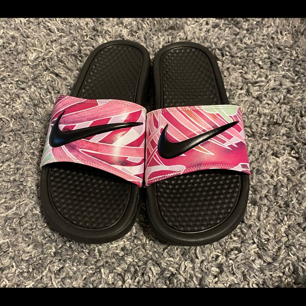 Nike slides